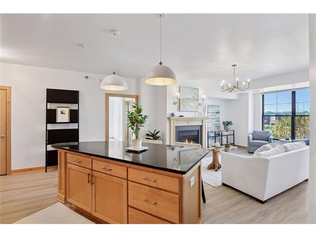 Foto del edificio - 317 Groveland Ave