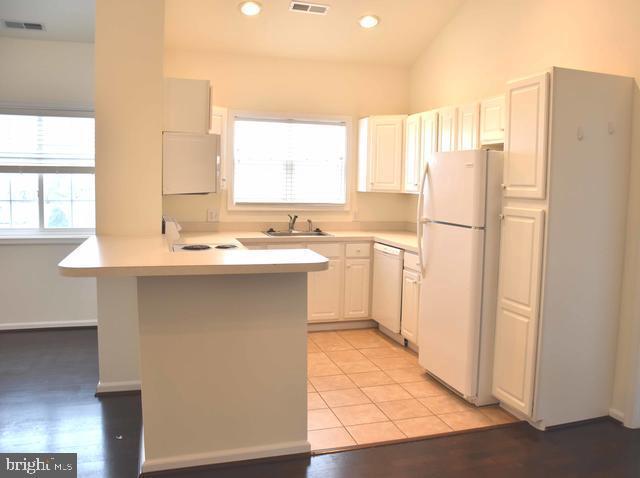 Building Photo - 34703 Villa Cir