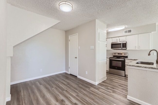 Building Photo - The Lydian Apartments