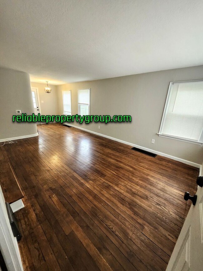 Foto del edificio - New Listing in Fort Wayne