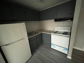 Building Photo - 173 Ashley St