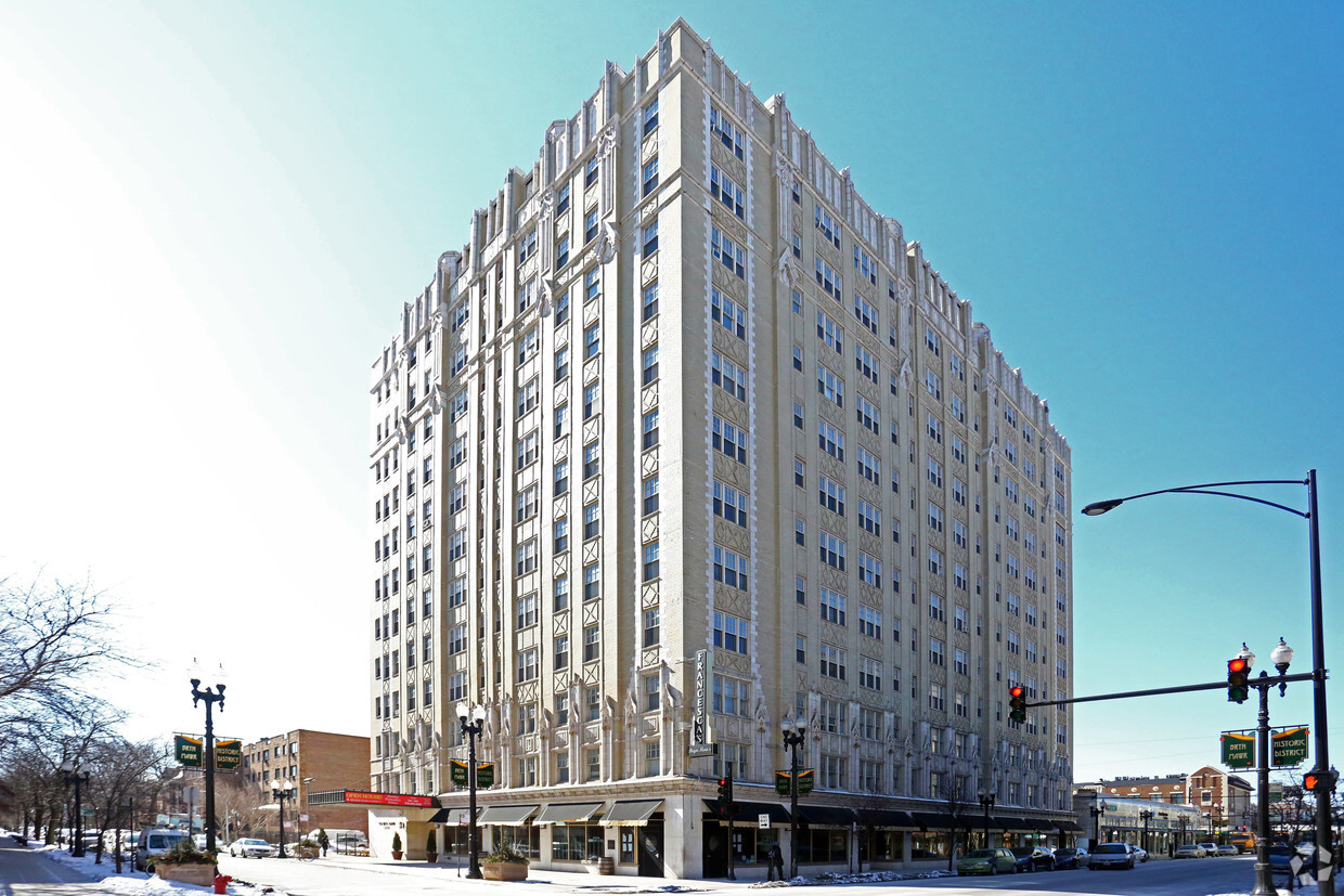 Bryn Mawr Belle Shore Apartments - Chicago, IL | Apartments.com