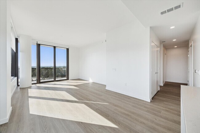 Building Photo - 1 Riva Row