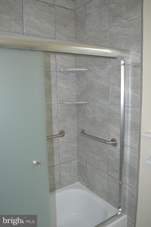 Foto del edificio - 143 Meadowbrook Ln