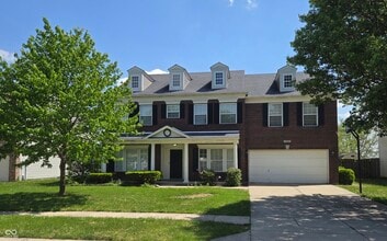 Building Photo - 5643 N Rockingham Ln
