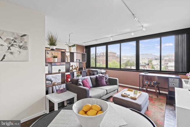 Foto del edificio - 2030 F St NW