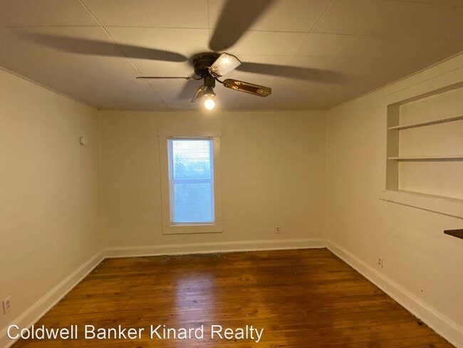 Building Photo - 3 br, 1 bath House - 3005 Bates Pike SE