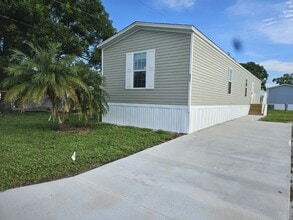 Building Photo - 551 James Ct