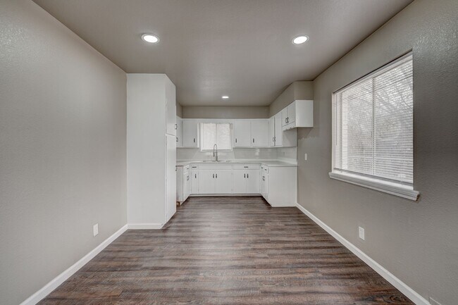 Building Photo - Cherokee Apartments