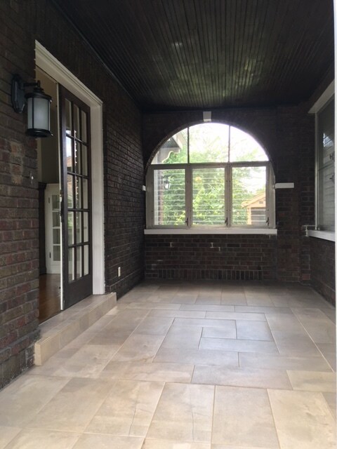 Porch Entry - 505 W McMillan St