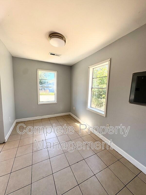 Foto del edificio - 3435 33rd Pl N