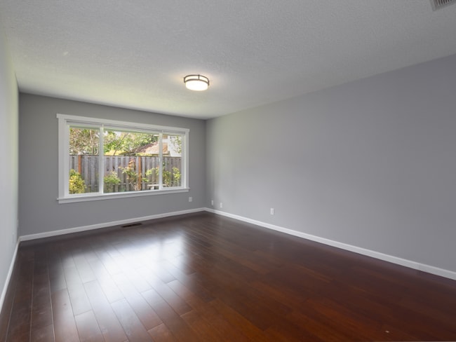 Building Photo - 16800 NW Coburg Ln