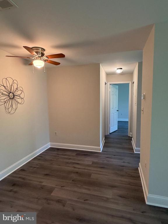 Foto del edificio - 8395 Buttress Ln