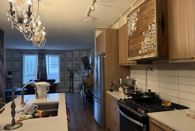 Building Photo - 8217-204B 204B St.