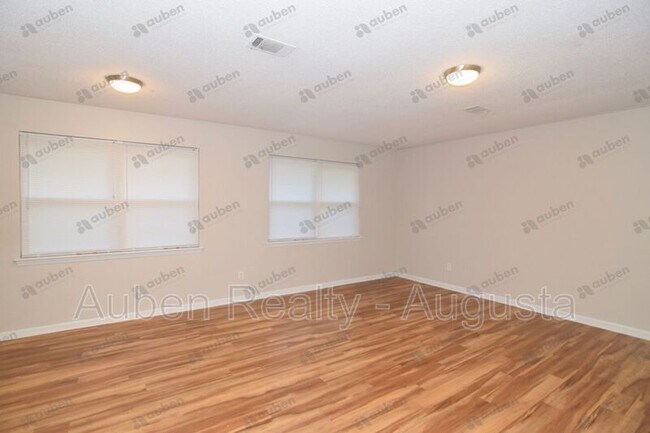Foto del edificio - 3604 Quail Hollow Dr