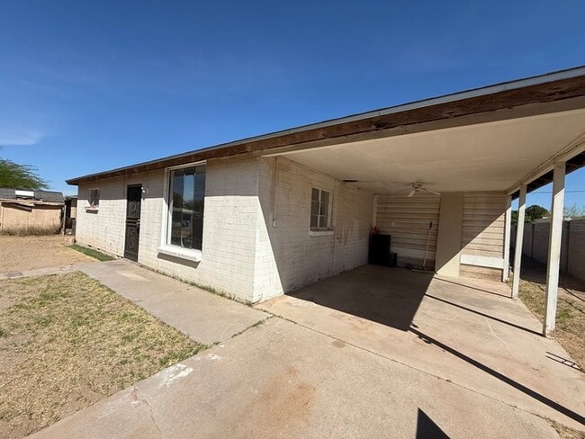 Foto del edificio - House For Rent