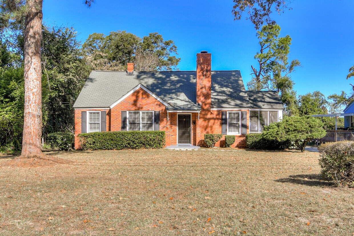 Foto principal - 2631 Oakland Ave