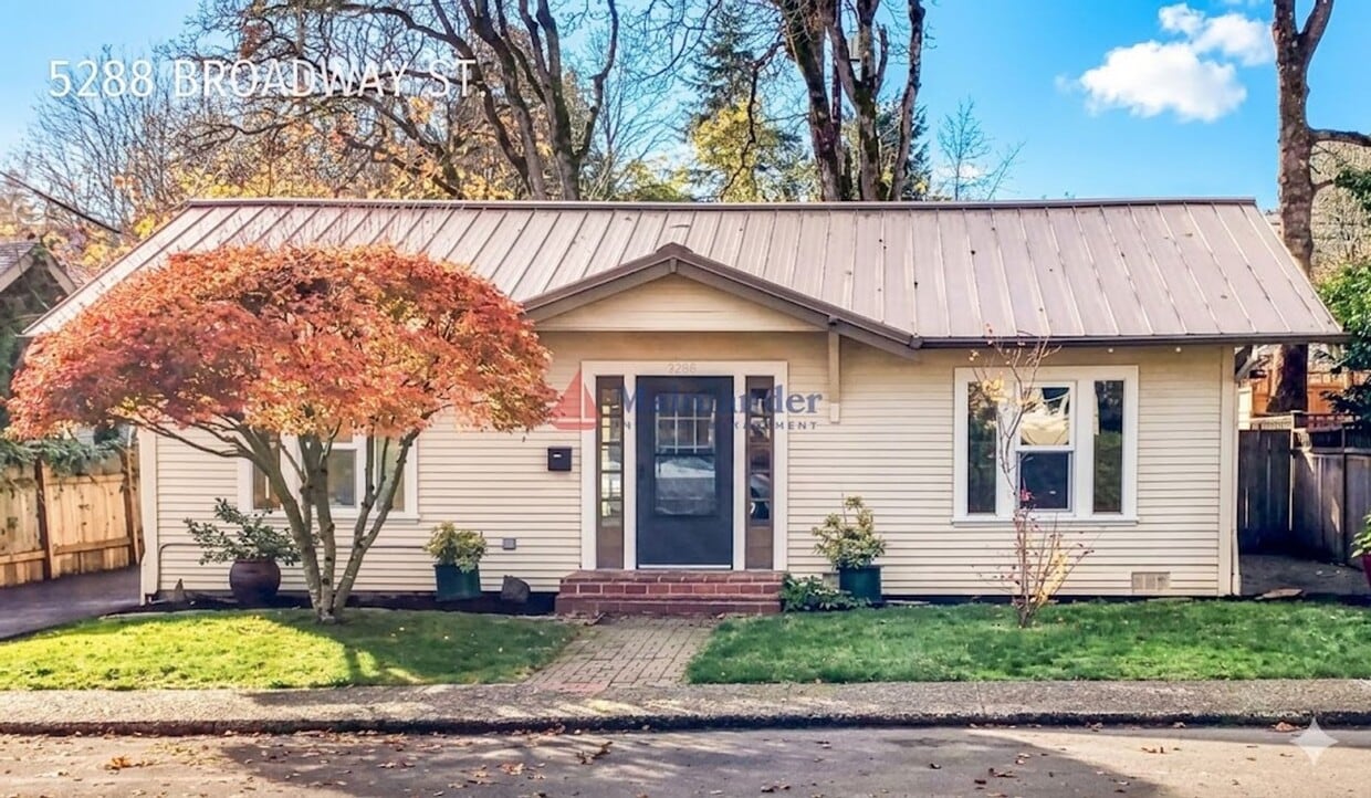 Charming 2 Bedroom 1 Bathroom Bungalow with Oversized 1 Car Garage and Large Manicured Backyard ... - Charming 2 Bedroom 1 Bathroom Bungalow with Oversized 1 Car Garage and Large Manicured  Backyard ...