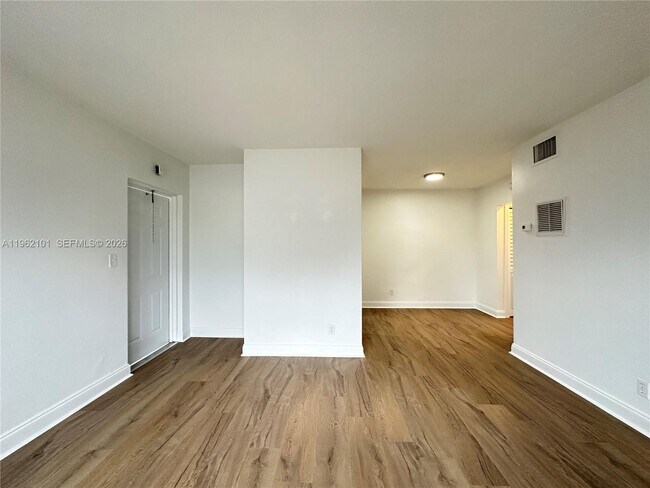 Foto del edificio - 2822 Van Buren St