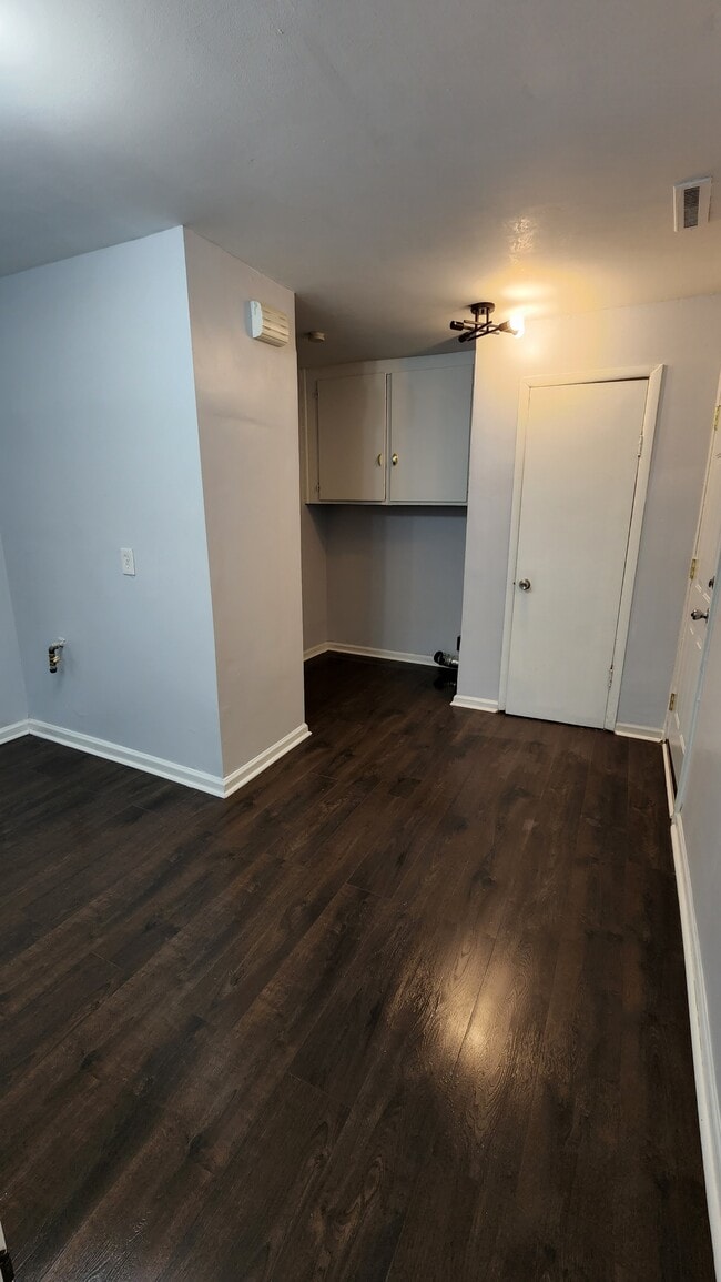 Kithen - 2157 Almont St