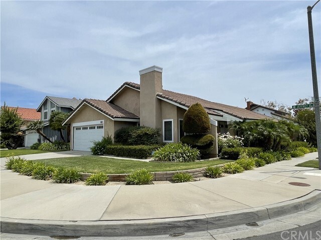 Foto principal - 19046 Jeffrey Ave