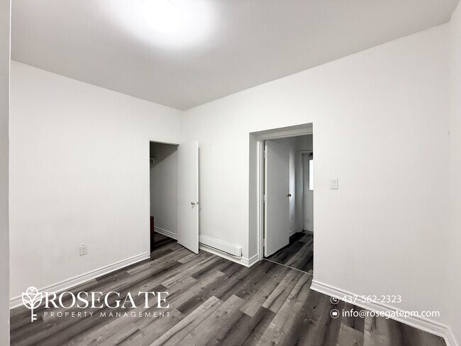 Building Photo - Spacious 3-Bedroom + Den Apartment in Vibrant Downtown Toronto