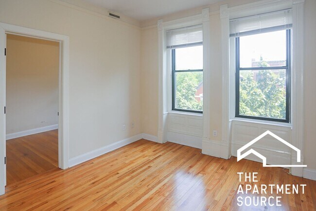 Foto del edificio - 2954 N Racine Ave