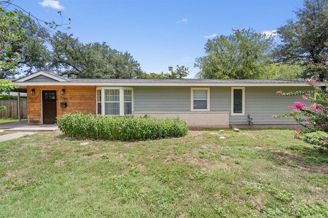 Building Photo - 7707 Robalo Rd