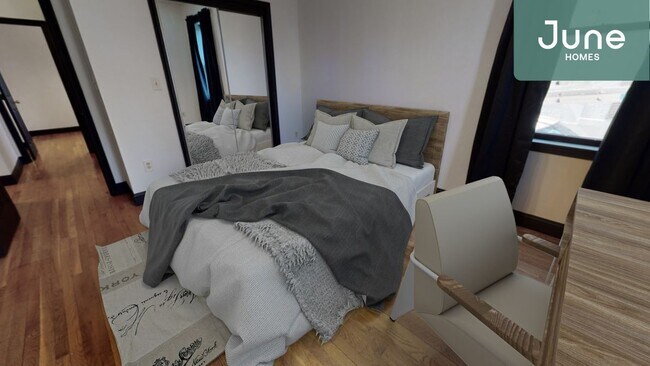 Foto del edificio - Queen room in 4-bed/2.5-bath Home