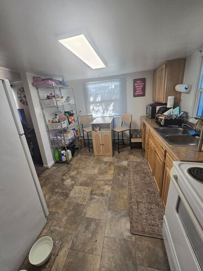 Foto del edificio - South Tacoma 1bdr w/ separte drive & huge fenced yard