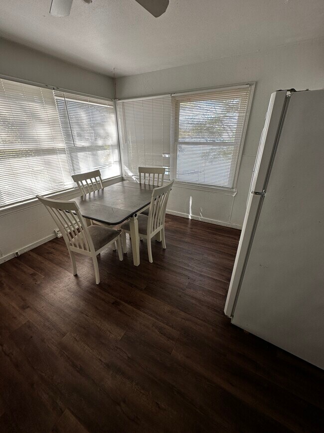 Building Photo - 44 Heckendorn Dr