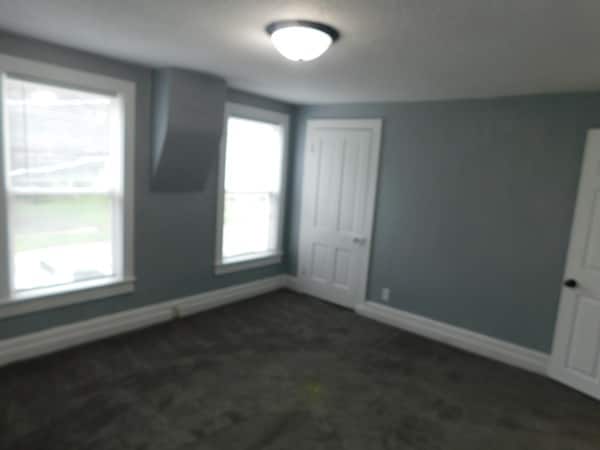 Building Photo - 309 W Elk St
