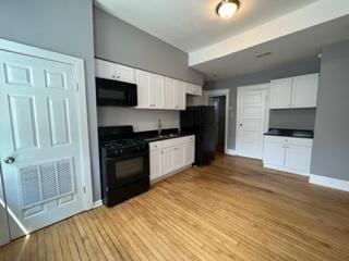 Foto del edificio - 3 bedroom in Chicago IL 60623
