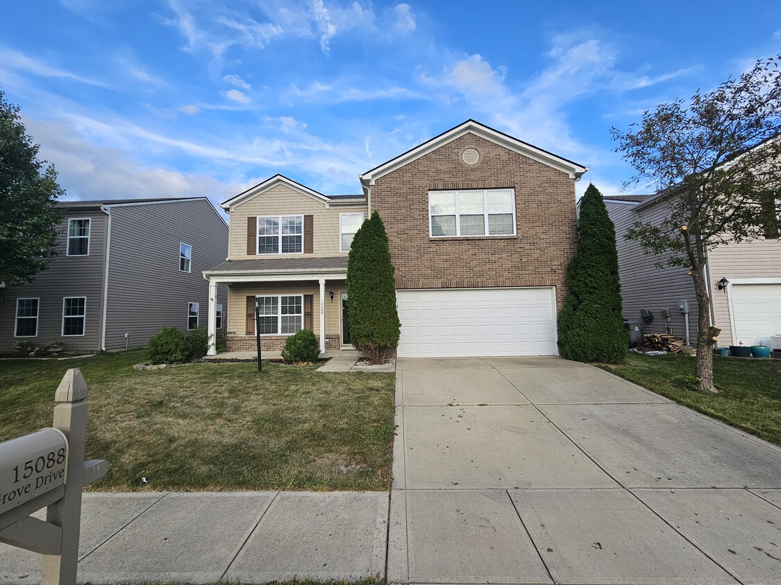 Primary Photo - 15088 Royal Grove Dr
