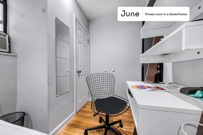 Building Photo - Private bedroom in 3 bed/1 bath Home