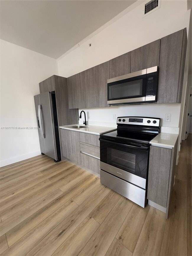 Foto del edificio - 1534 NW 1st St