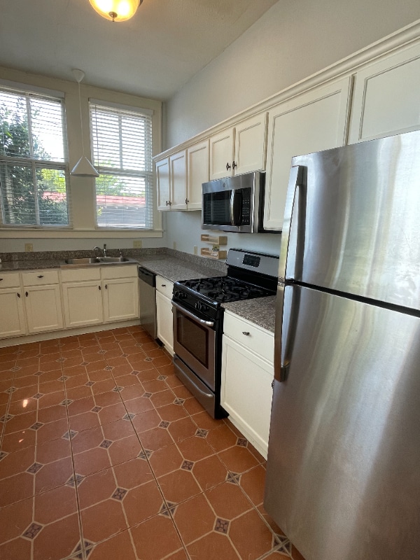 Building Photo - 920 Scott St