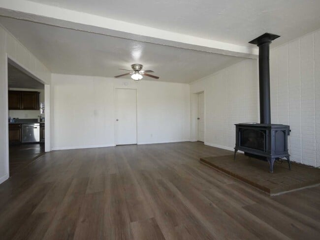 Foto del edificio - 8267 Old School Way