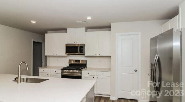 Building Photo - 127 Parson Ln