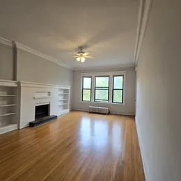 Building Photo - 5756 S Kenwood Ave