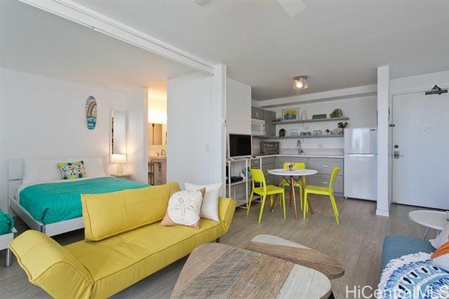 Building Photo - 2240 Kuhio Ave.