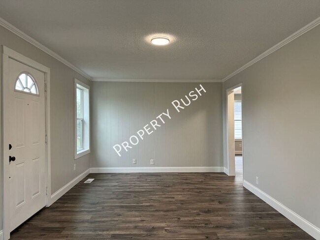 Foto del edificio - 6618 Shallowford Rd
