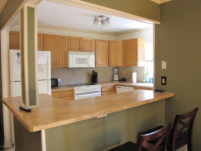 Building Photo - 65 Cedar Ave