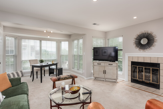 Foto del edificio - 4505 Hazeltine Ct