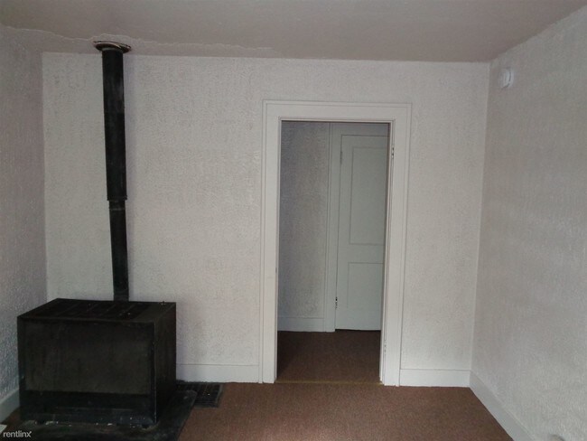 Building Photo - 1 br, 1 bath  - 937 Emerald St Apt 2