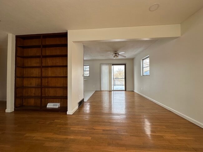 Foto del edificio - Brinwood Property APT A