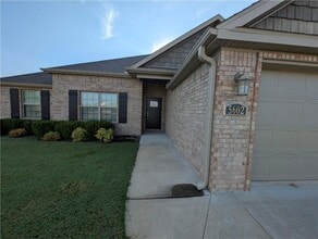 Building Photo - 5602 Sapphire Dr