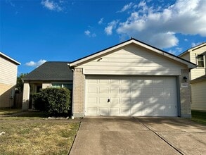Building Photo - 20515 Hillsdale Park Dr