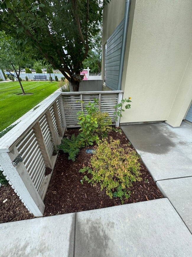 Foto del edificio - 4935 W Daybreak Pkwy