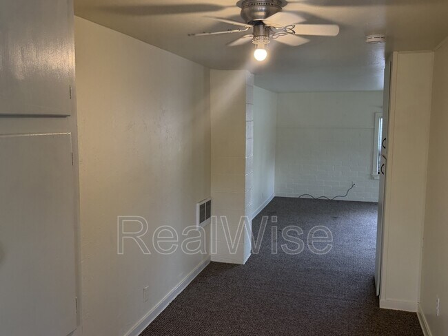 Building Photo - 1628 Leonard Rd